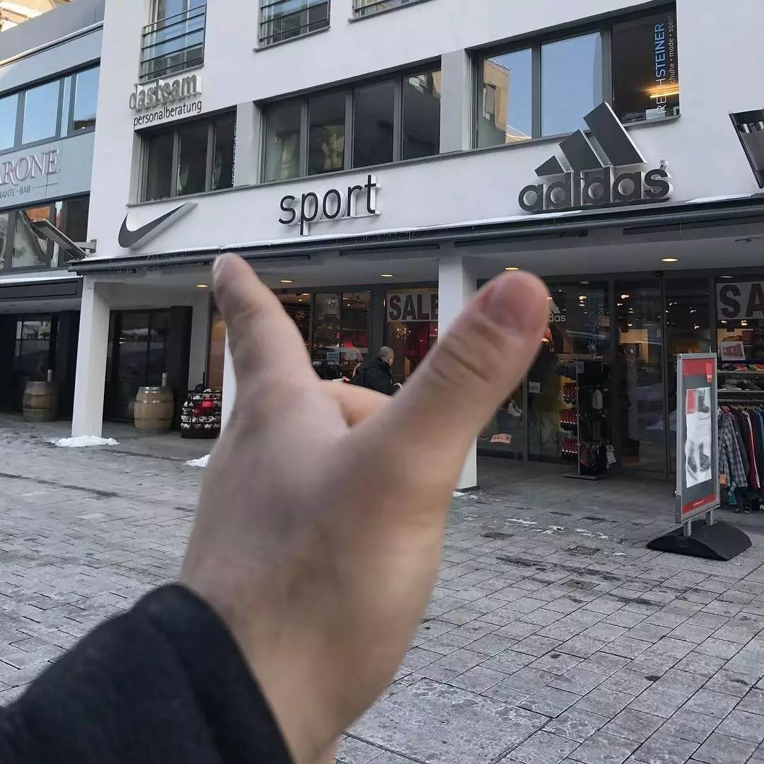 运动潮牌NIKE与Adidas的联名神秘产品，你知道吗？