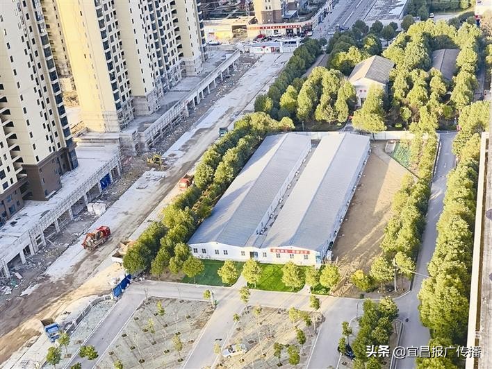 白衣执甲负重逆行勇赴战疫最前线,广大医护工作者白衣执甲逆行出征