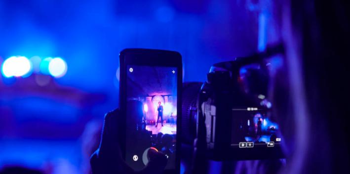 【他以“表帝”自居,受粉丝膜拜,真面目令人惊讶……】