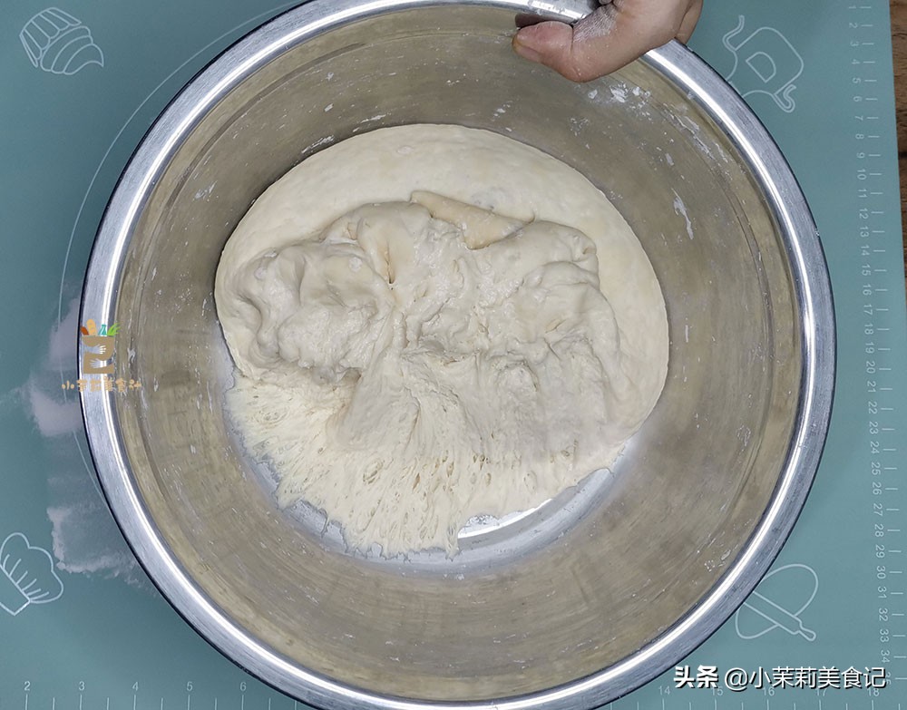 烙饼时用热水烫面粘手怎么办,烙饼里面抹油