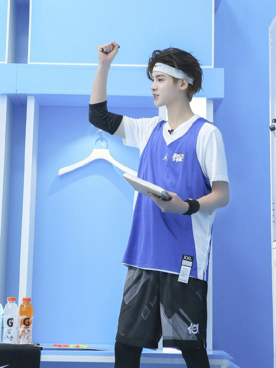 朱一龙穿法,33岁朱一龙有多迷人