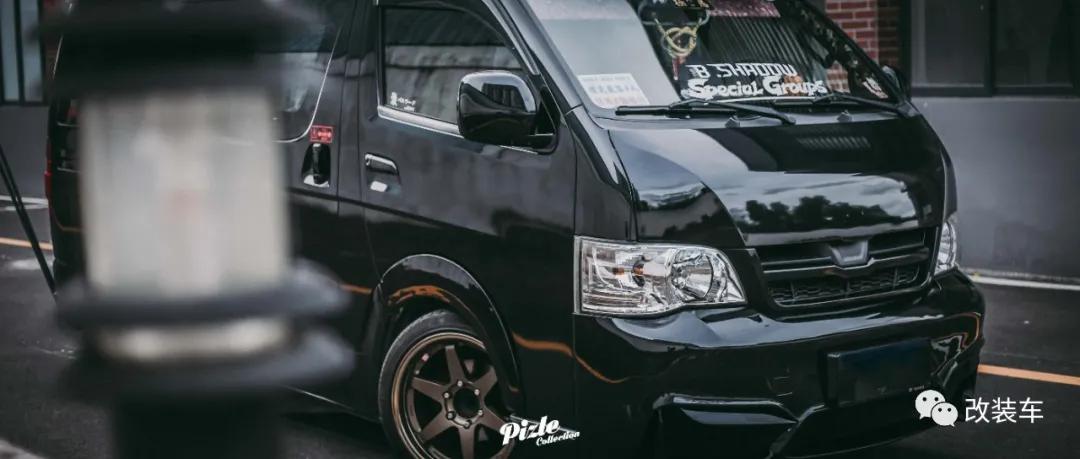 金杯海狮能推着么,金杯海狮可以坐几个人