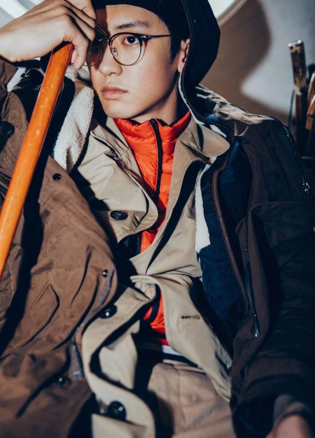 exo朴灿烈ins滑雪,exo朴灿烈青岛吃火锅