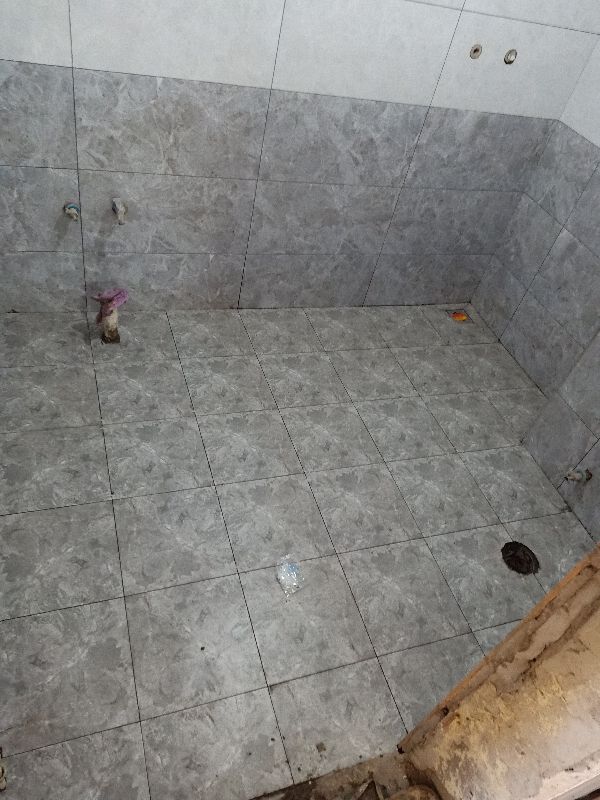 卫生间铺完地砖缝隙变黑怎么处理,新房卫生间地砖重新铺设