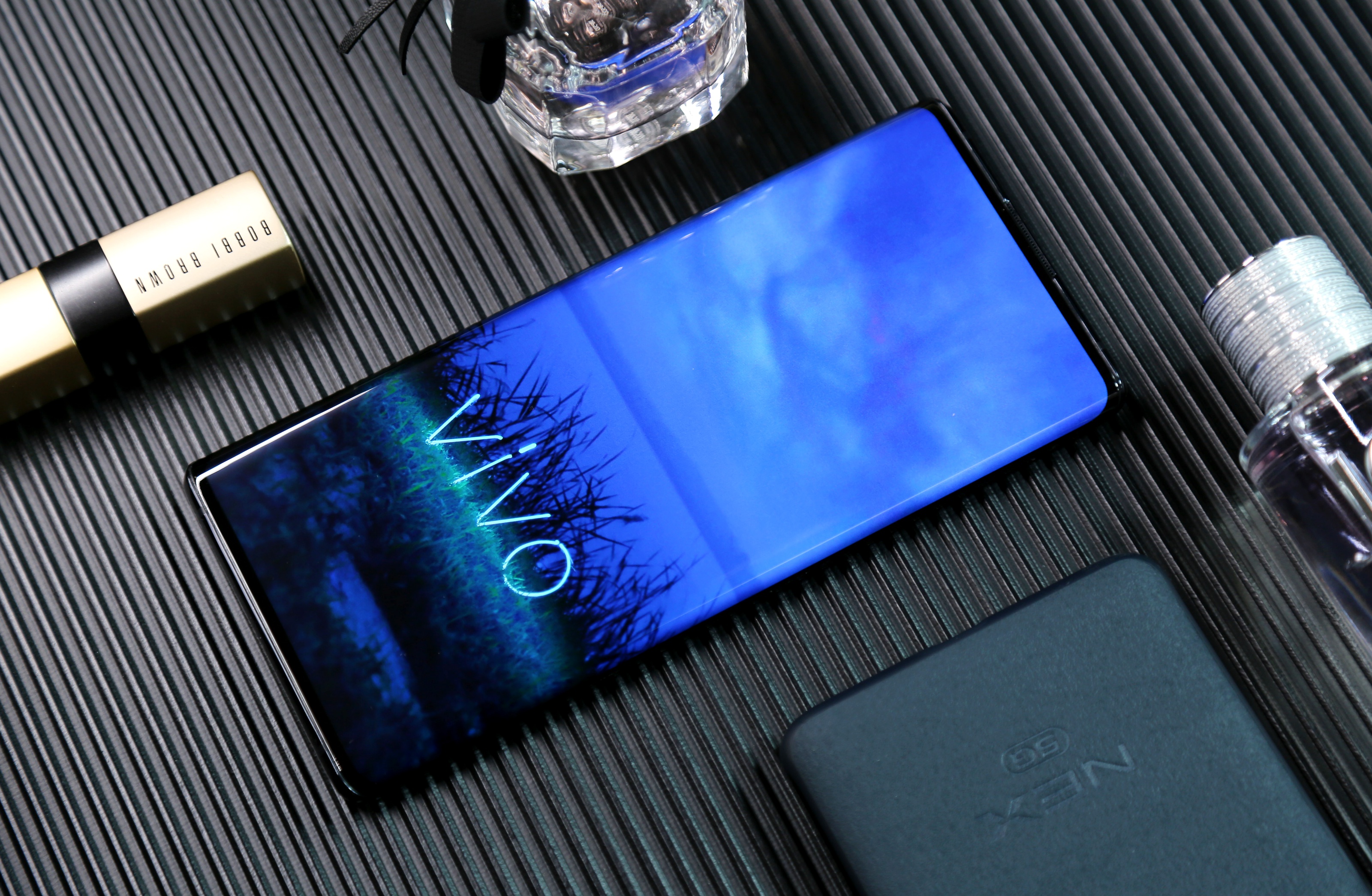 nex3和nex3s外观有什么区别,vivonex3对比华为mate30pro