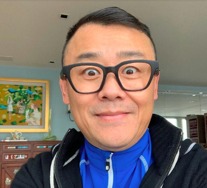 周立波疾病面容,周立波近日晒出照片面容憔悴