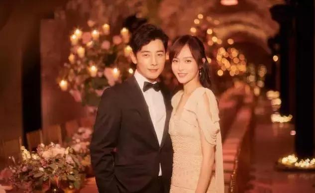 唐嫣罗晋婚礼有杨幂刘亦菲吗,怎么看唐嫣罗晋和杨幂的婚礼