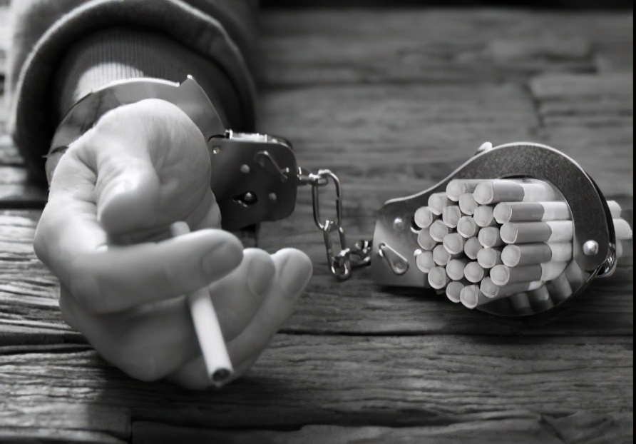 *私走**、利益、死亡，俄罗斯“*草烟***手党黑**”正在毒害年轻人