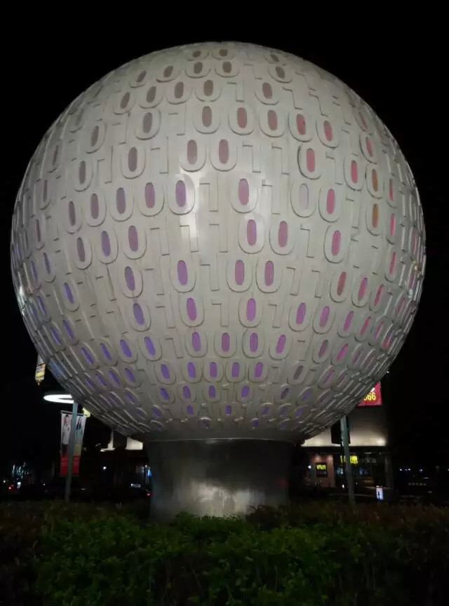 上海安亭汽车城夜生活,夜上海不夜城