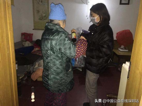 隔离在家不方便，社区主任化身“爱心代购”温暖人心