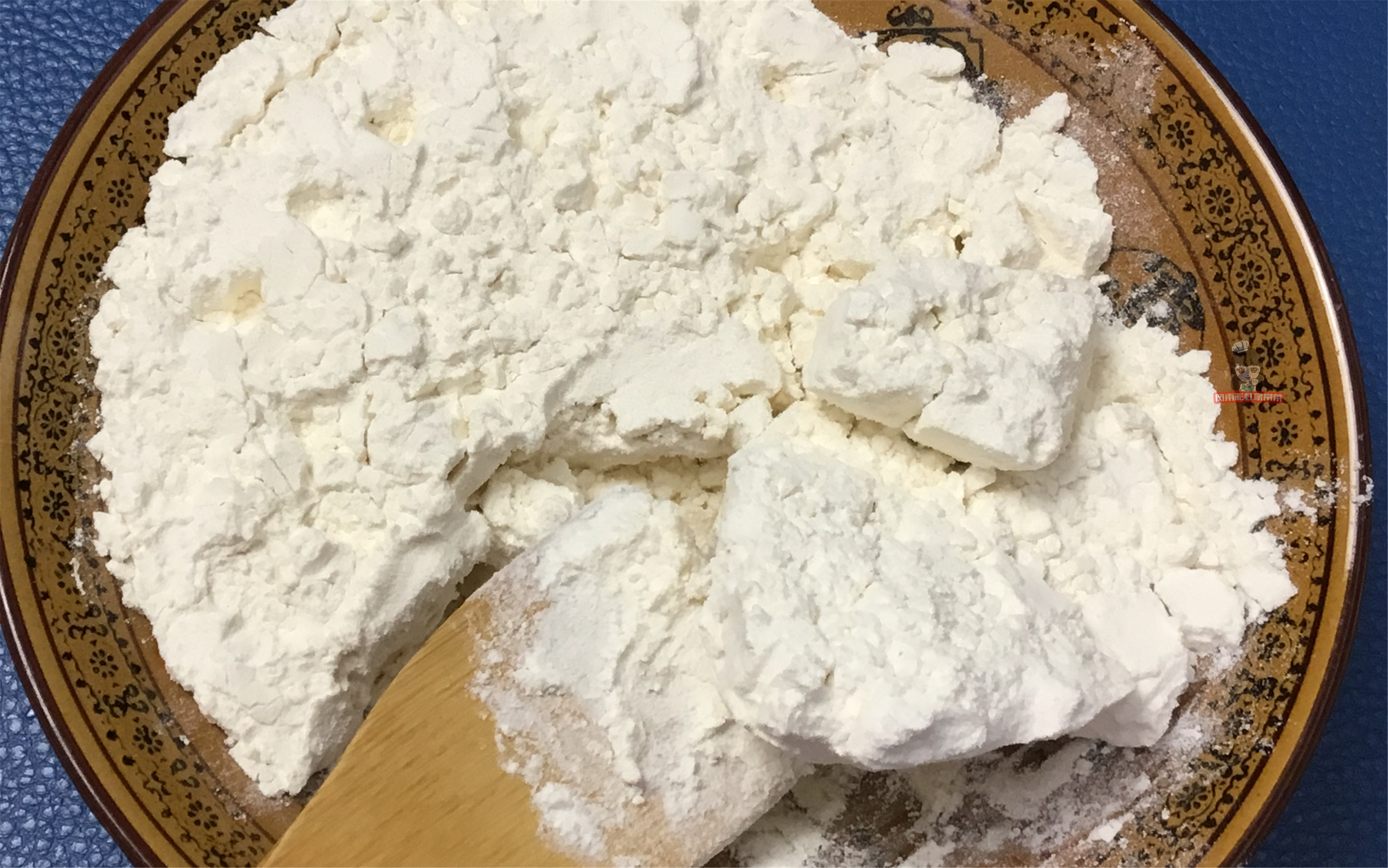 普通面粉怎么变成低筋粉,低筋面粉不用酵母粉的做法