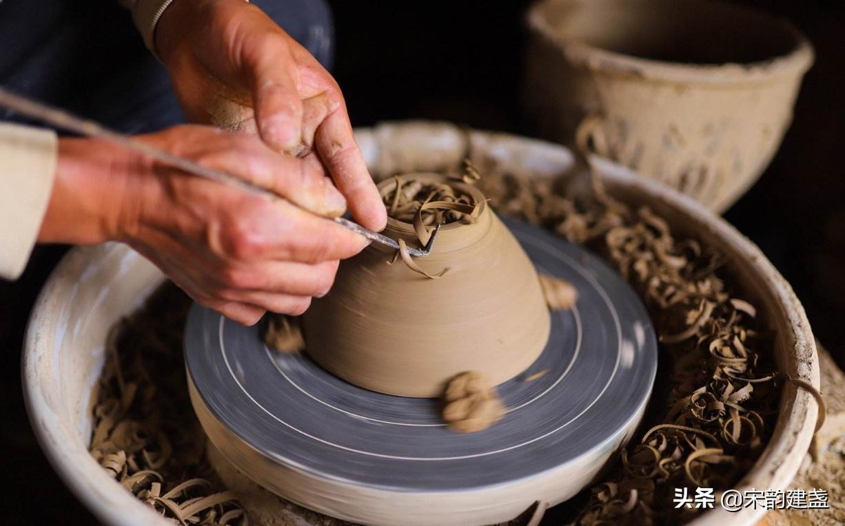 为什么建盏喝茶口感更好,为啥建盏能提升喝茶的档次