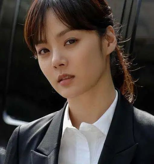 深扒远嫁中国的两位韩国媳妇，蔡琳和秋瓷炫，为什么境遇云泥之别