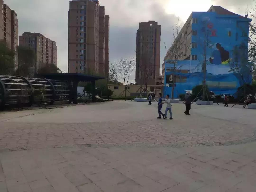 石臼中心公园杂技表演,日照市石臼附近的公园