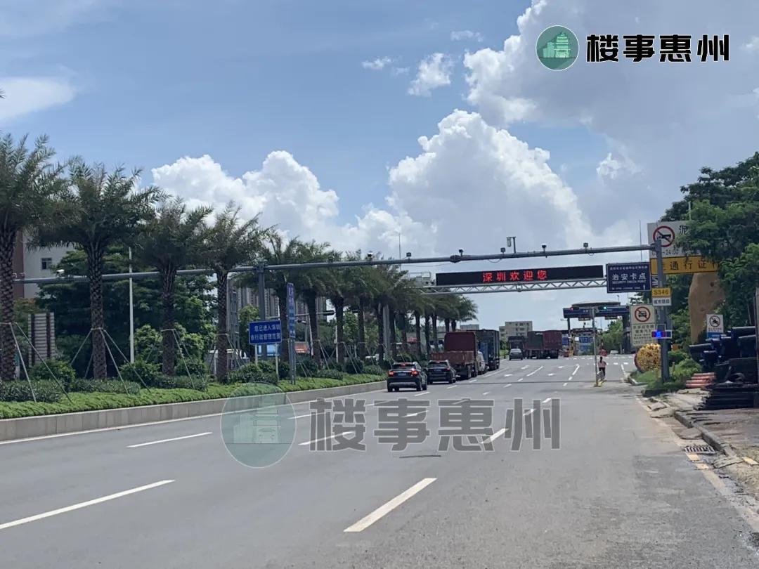 与深圳一河之隔的香港,与深圳一江之隔的城市