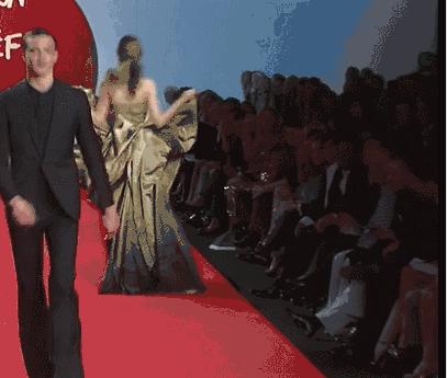 T台模特摔跤*案惨**!隔着屏幕都替她们脚疼