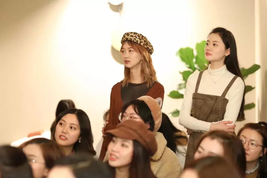 大饼的穿搭,大饼脸女生穿搭