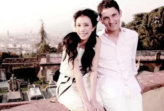 吴彦祖冯德伦舒淇莫文蔚,莫文蔚冯德伦是在哪一年相恋