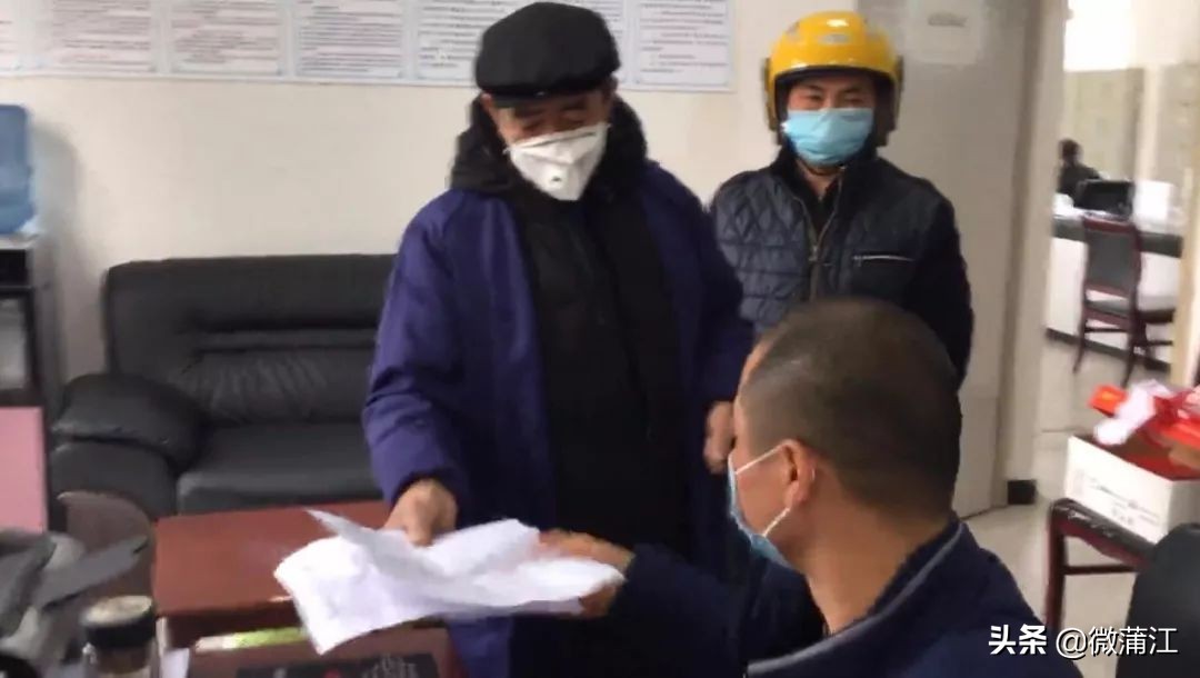 住宾馆、找代办，柑橘采摘收购两不误……