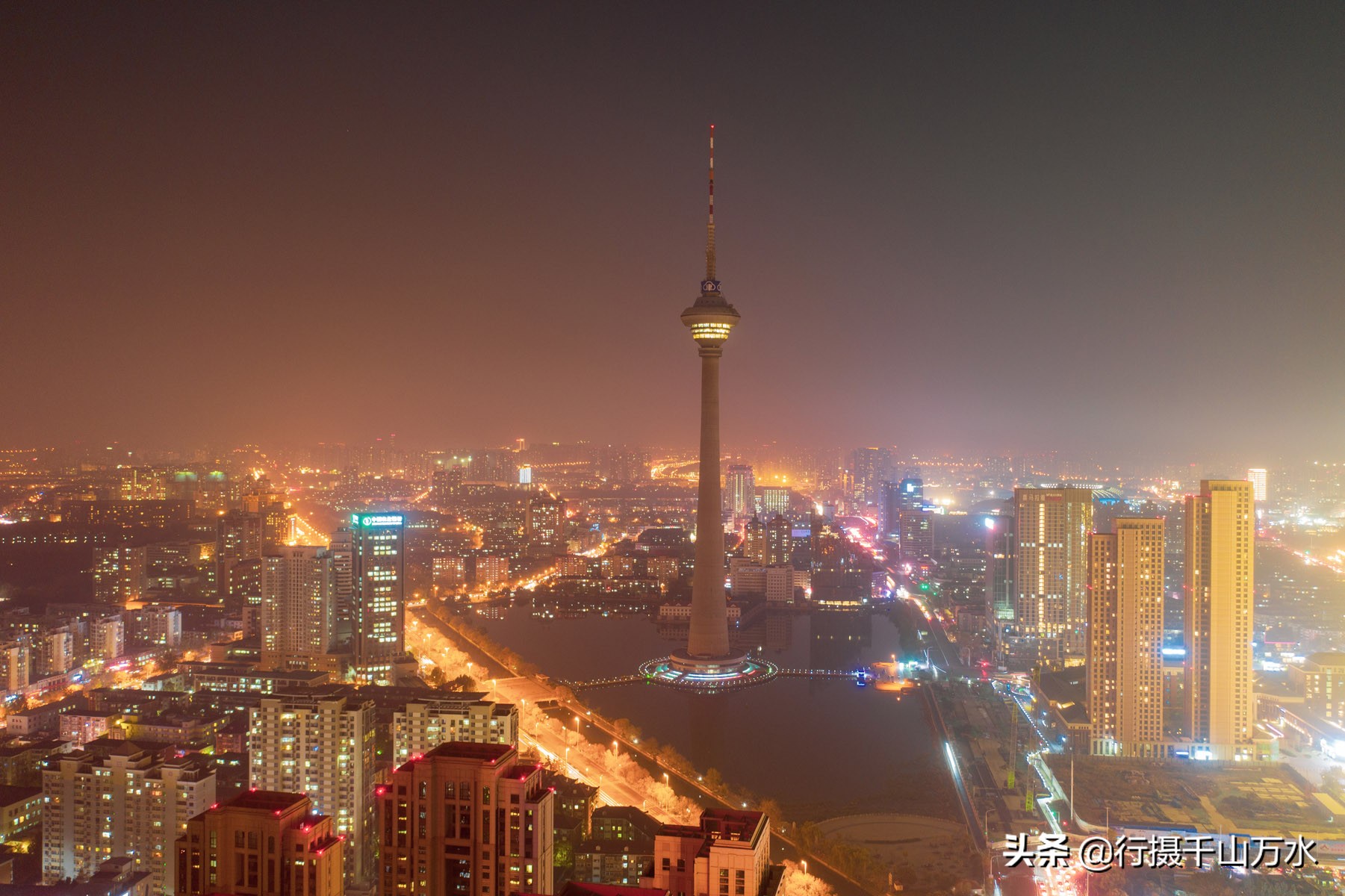 航拍天津天塔,天塔是世界唯一一座水中之塔