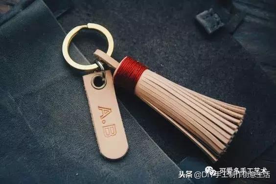 用旧衣服做包包挂饰,旧物袋子做挂件包