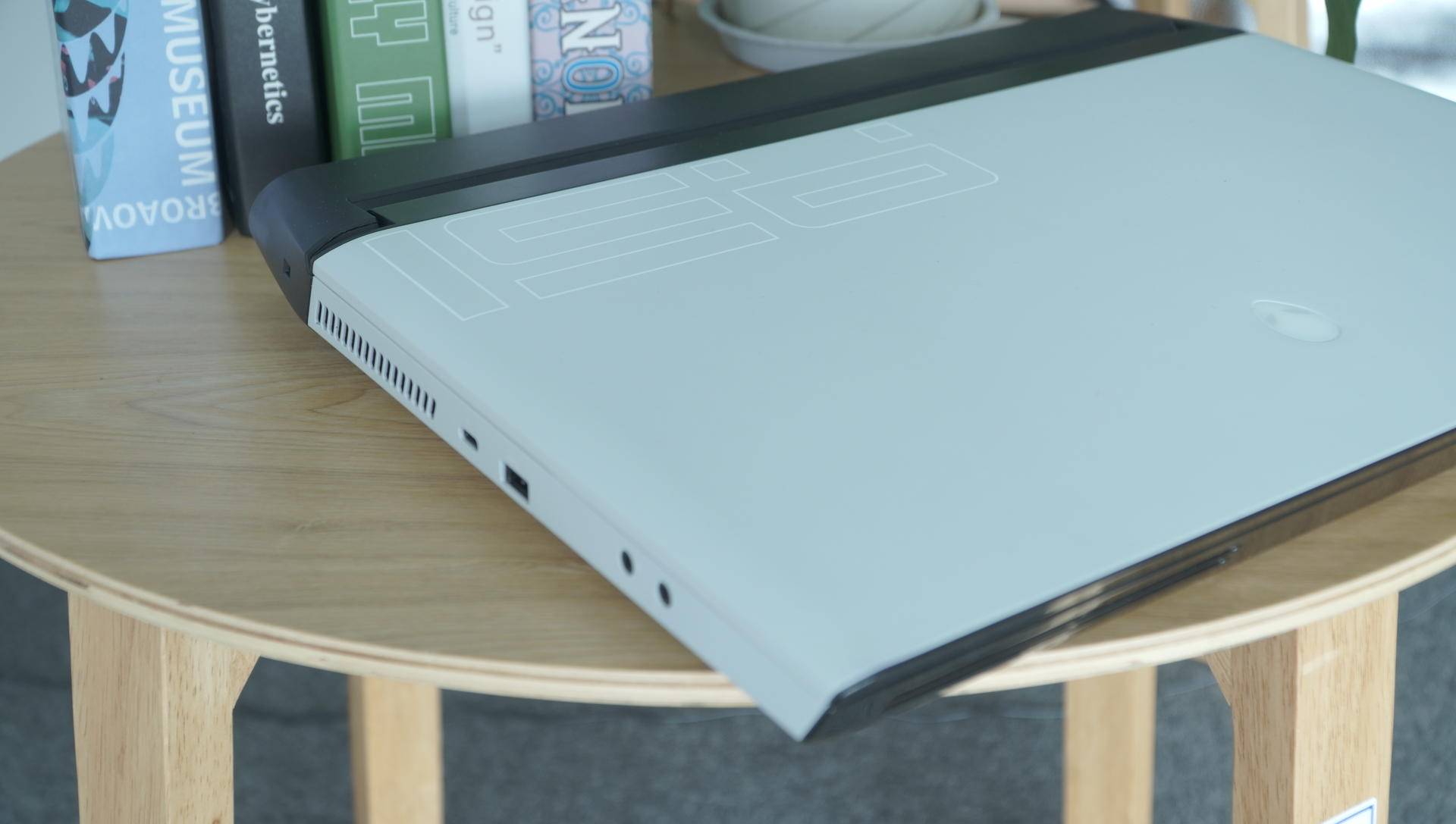 外星人51mr2对比51m详细评测,外星人51m和新款51m