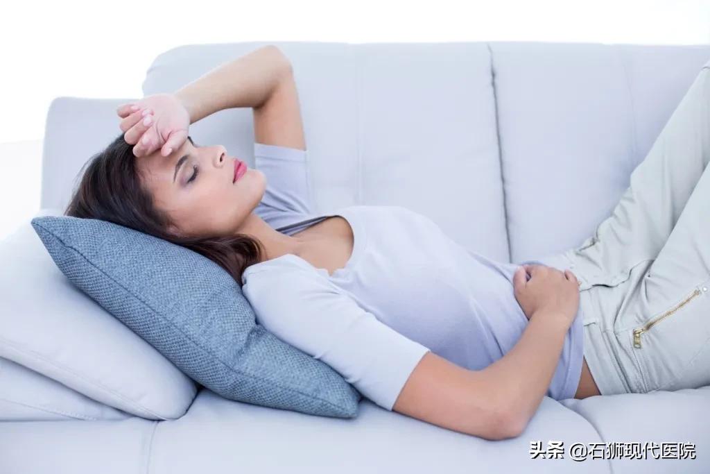 一个月两次排卵期出血是什么原因,一个月来两次月经有血块有点黑