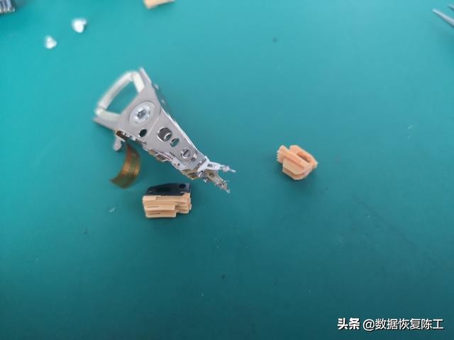 移动硬盘异响不读取资料恢复,8t移动硬盘异响