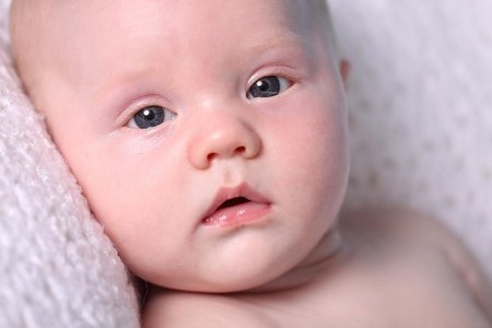 怎样判断宝宝长大后越来越漂亮,宝宝四个地方长得越丑长大越漂亮