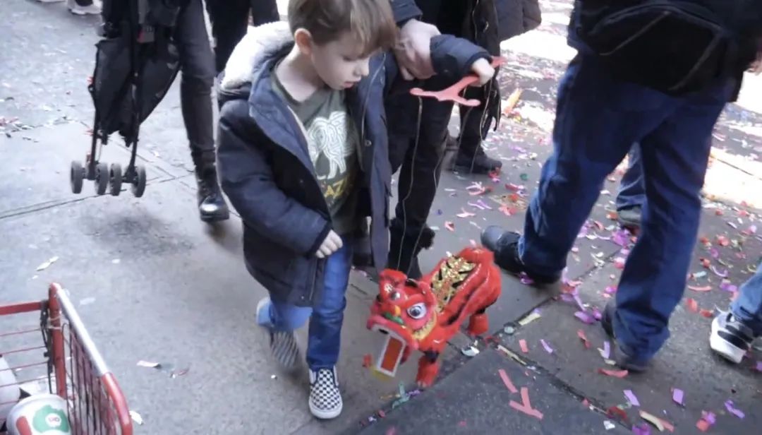 万圣节扮中国僵尸吓老外,万圣节为什么是崇洋媚外