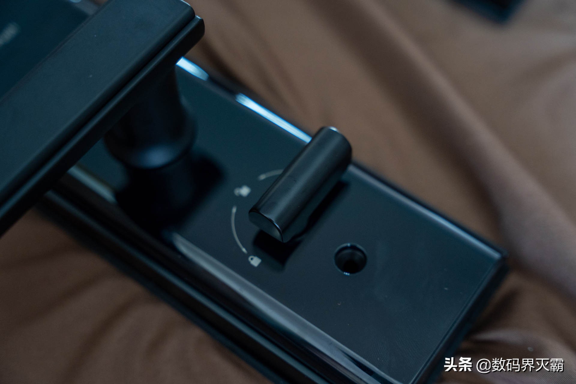 华为智选voc智能门锁s如何录指纹,华为智能门锁和华为智选指纹锁