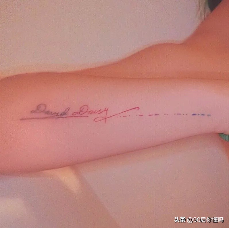 为什么现在年轻女的爱纹身 (为什么现在女孩都爱纹身)