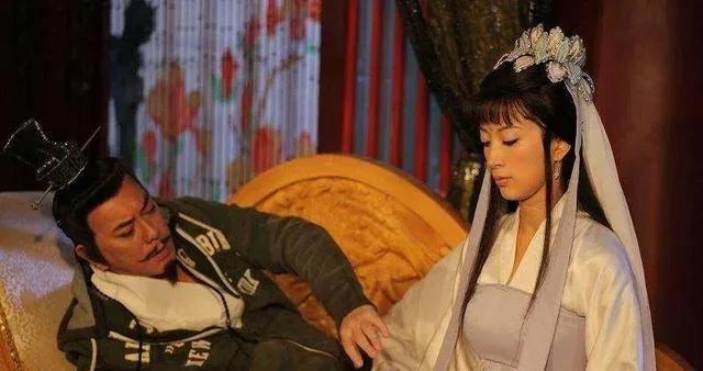 李白一辈子没怎么工作过，整日游山玩水，他的钱从哪儿来？