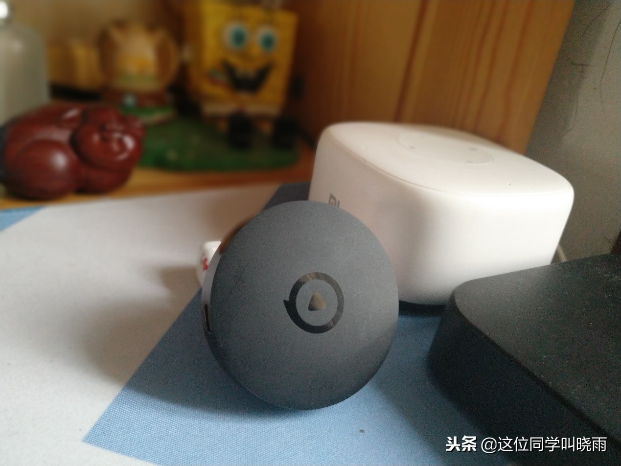 晓雨体验：号称投屏神器“爱奇艺电视”到底值不值入手？