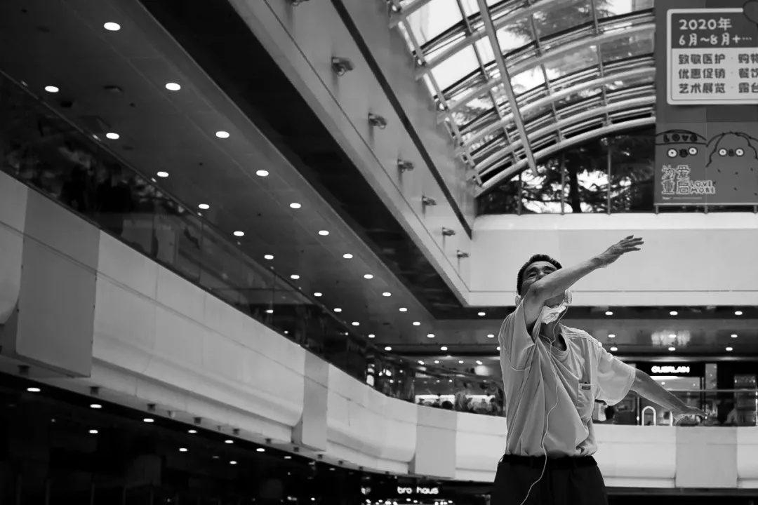 冰场上的劳伦斯先生视频,冰上劳伦斯先生抖音