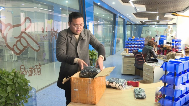 创业故事分享夫妻,创业故事夫妻俩努力工作