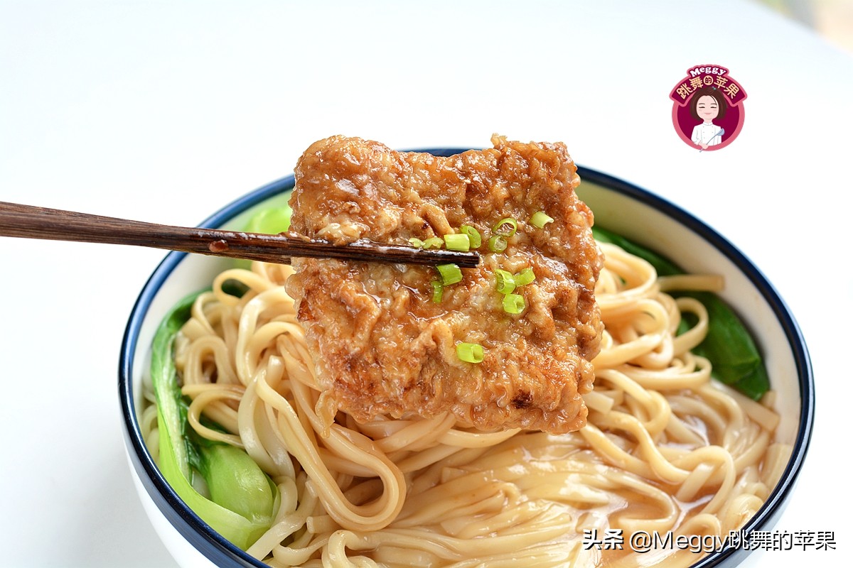 上海老式酥炸大排面,早餐来碗热气腾腾的大排面