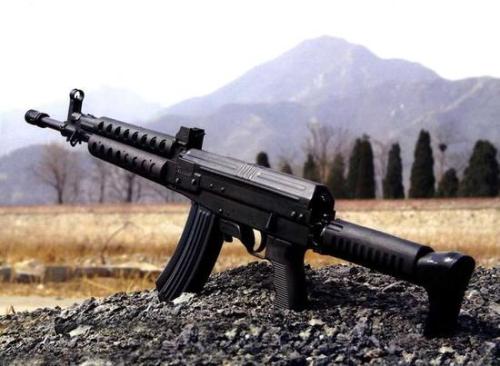 美国m249和中国八八式通用机枪,中国有多少81式步枪