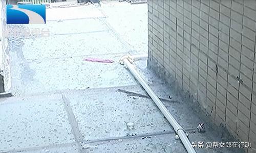 楼上搭建阳光房楼下邻居怒了,楼下违规搭建阳光房对楼上的影响