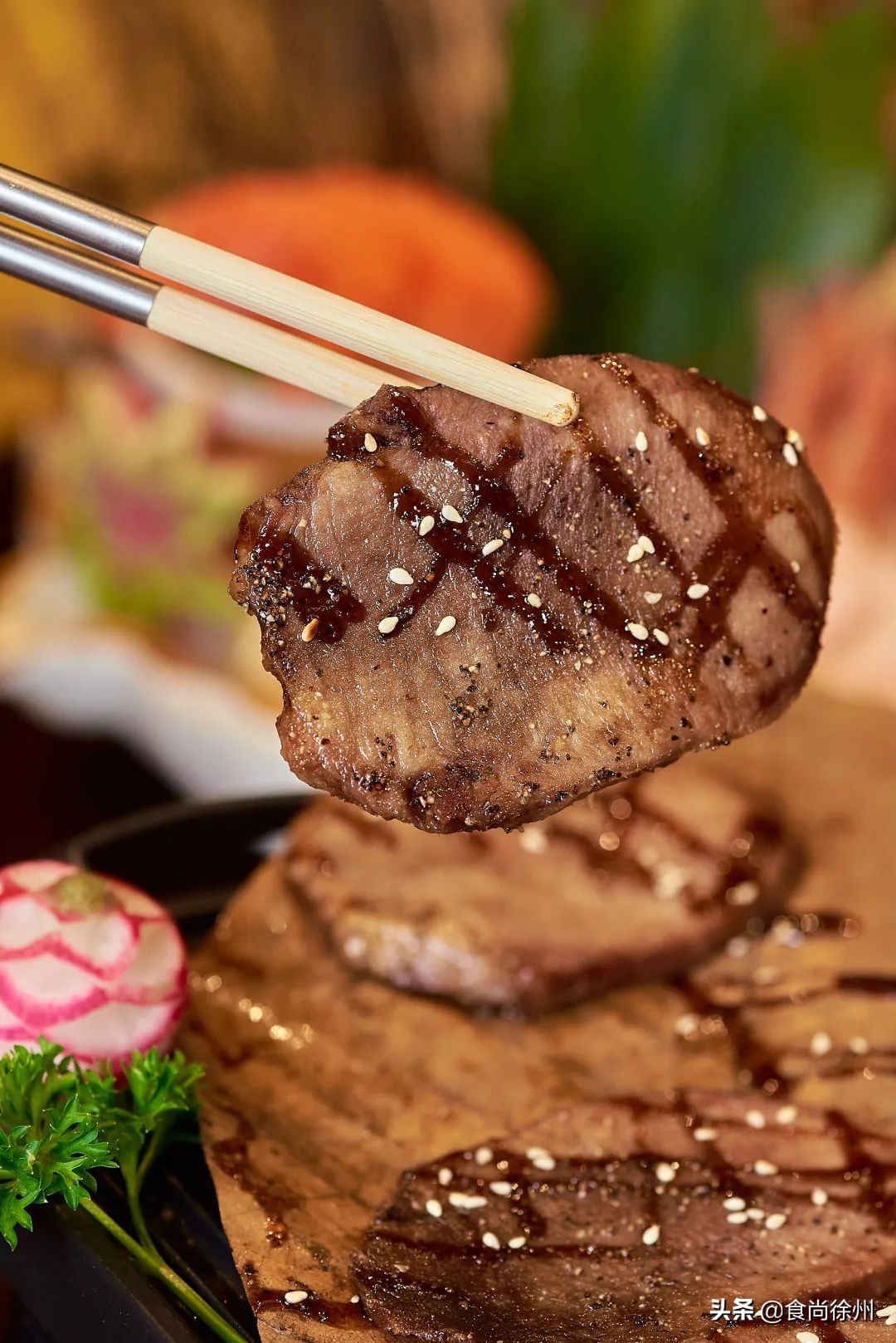 徐州张柏芝一秒到日本?其实正在吃日料,和服免费穿,过足cos瘾