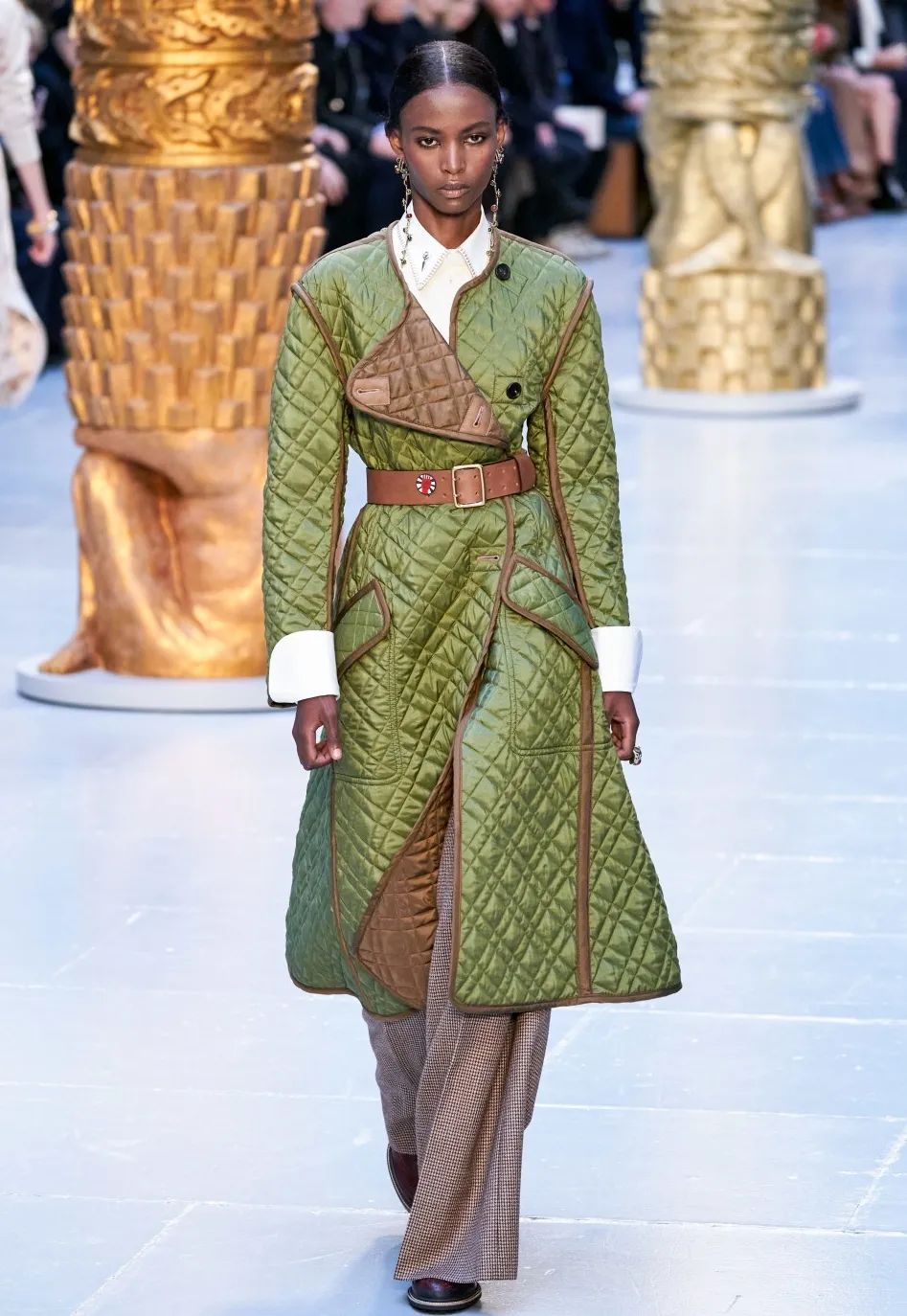 这件奶奶风的「绗缝棉袄」火了，看完我也很想买