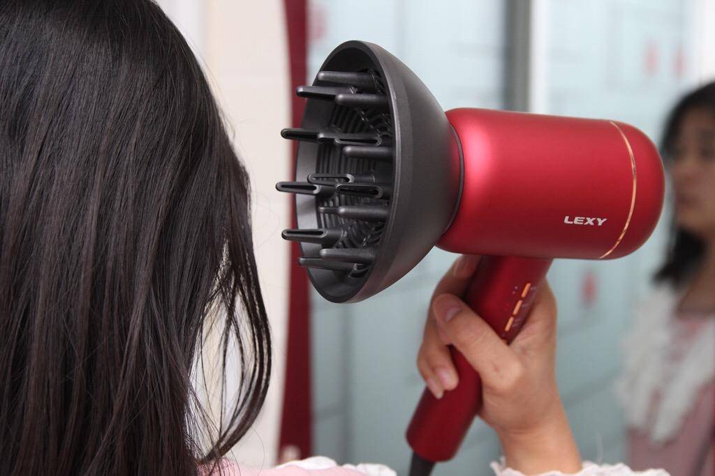 莱克水离子吹风机视频,莱克吹风机使用方法