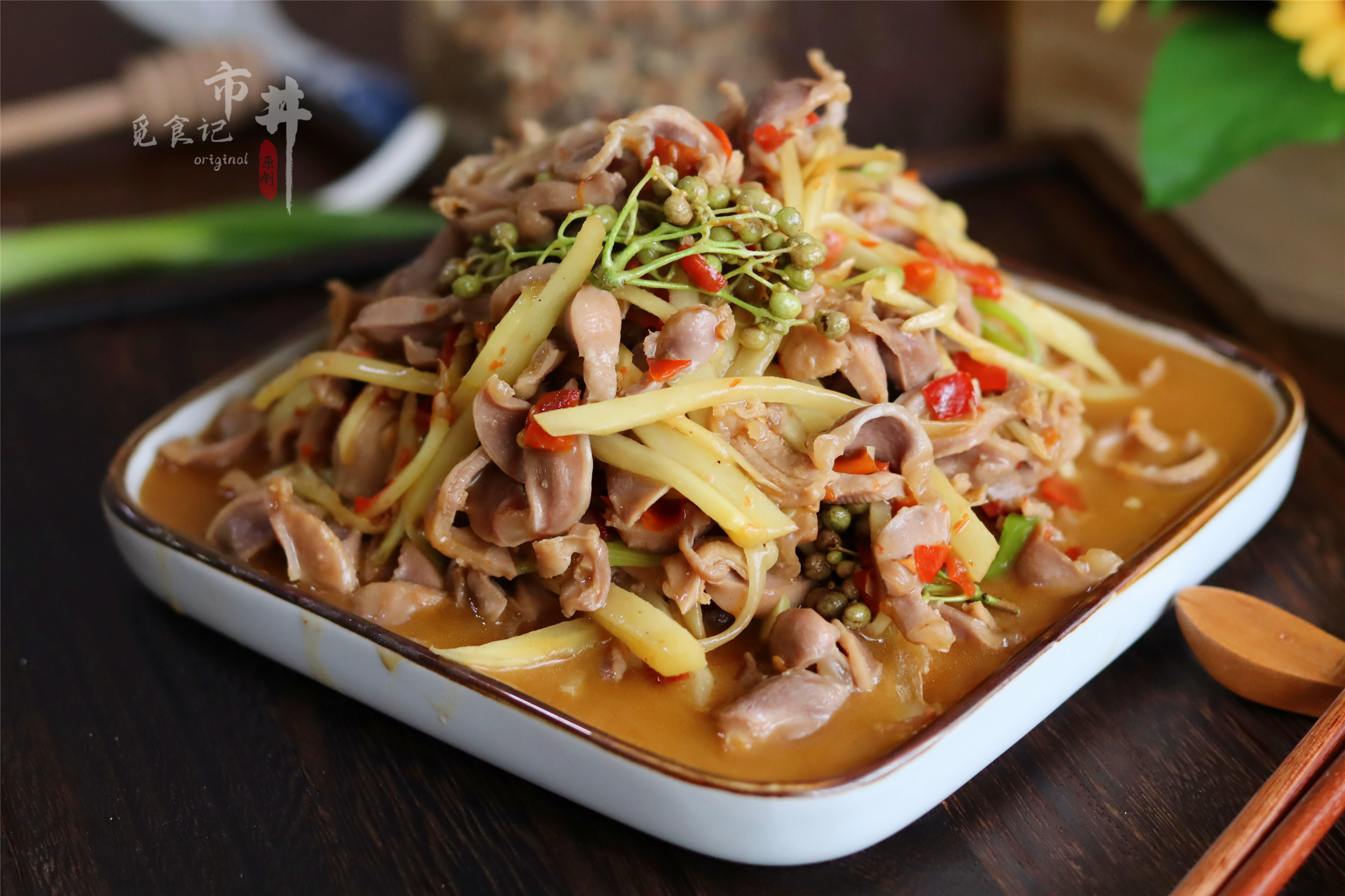 仔姜泡椒炒鸡胗,鸡胗跟什么炒都好吃