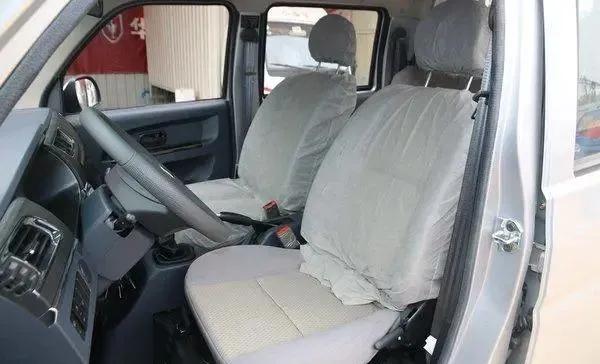 金杯s22双排微卡和t32对比,金杯t32微卡小货车限重是多少