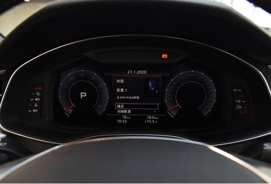 奥迪A6L,搭配3.0T动力,百公里加速仅需6.6秒,油耗9.6L,颜值高