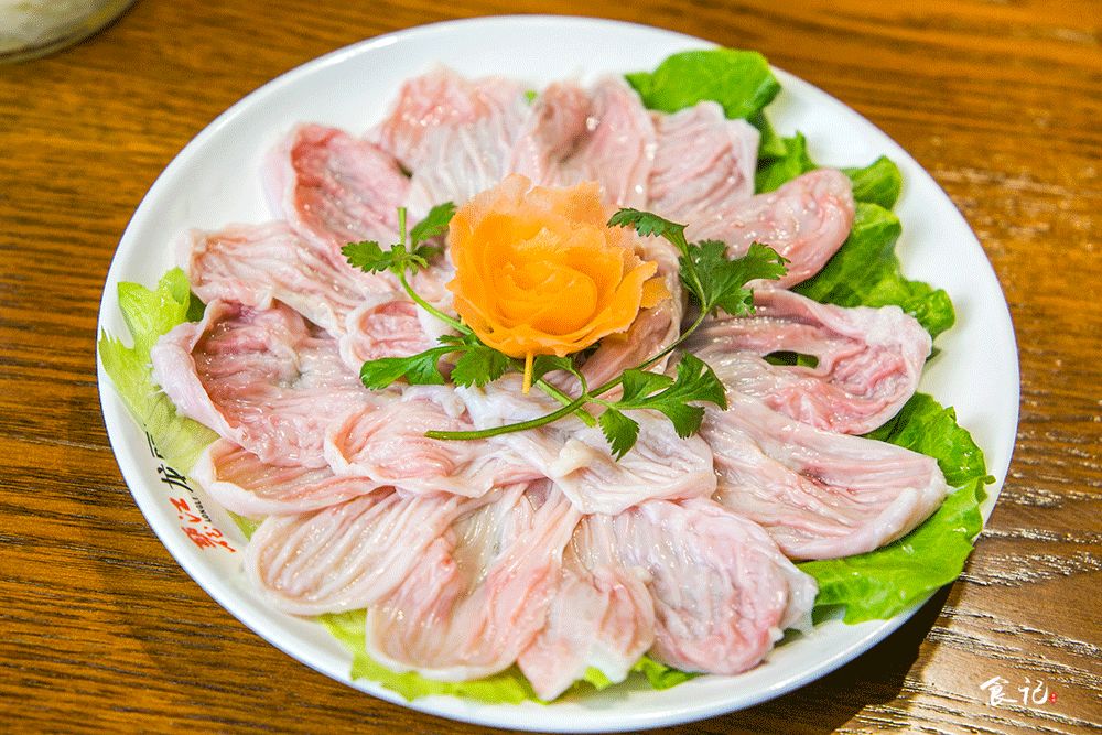 1块钱撸四盘！薄如蝉翼的蝴蝶鱼片，让你一口鲜掉眉毛！