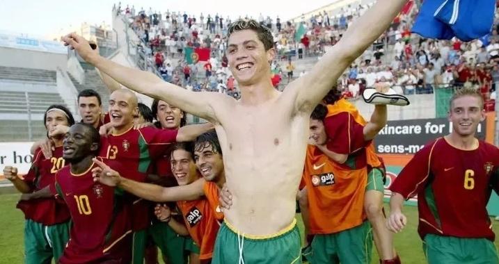 c罗17岁vs36岁的身体对比,c罗17年欧冠集锦