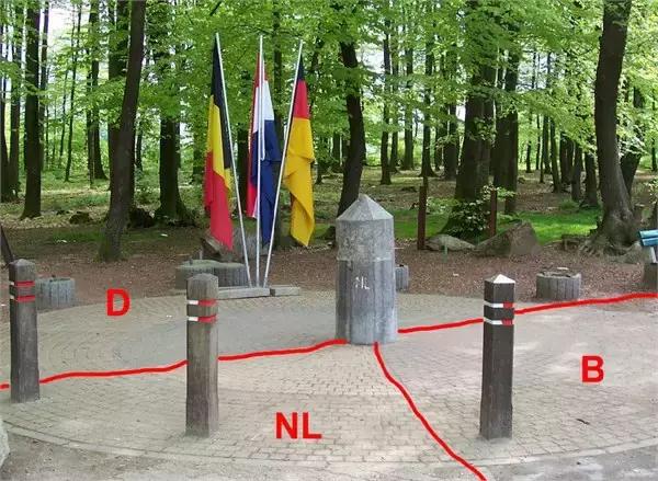 世界上十大奇葩国界线,世界上最奇葩的国界线万万没想到