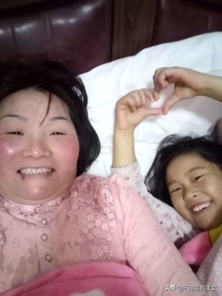 可爱的少妇自拍越来越丰满越来越成熟了