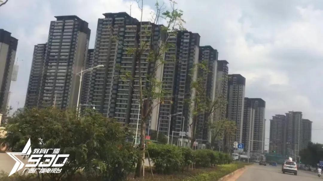 开发商收了定金让退款叫客户过去,开发商收预约金不退钱怎么办